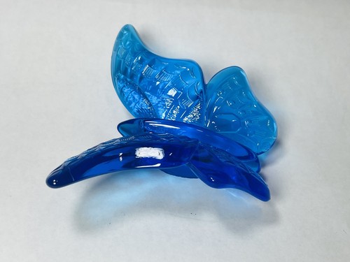 Fenton Embossed Blue Vintage Butterfly Figurine Paperweight - Picture 3 of 10