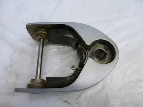 1983 SUZUKI DT75TCLD 75HP LOWER MOUNTING BRACKET 54210-95201-02M OUTBOARD MOTOR - Foto 2 di 8