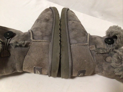 UGG Australia  Bailey Button II Kids Youth Boot Size 4 Gray EUR 34/UK 3....L27 - Afbeelding 6 van 10
