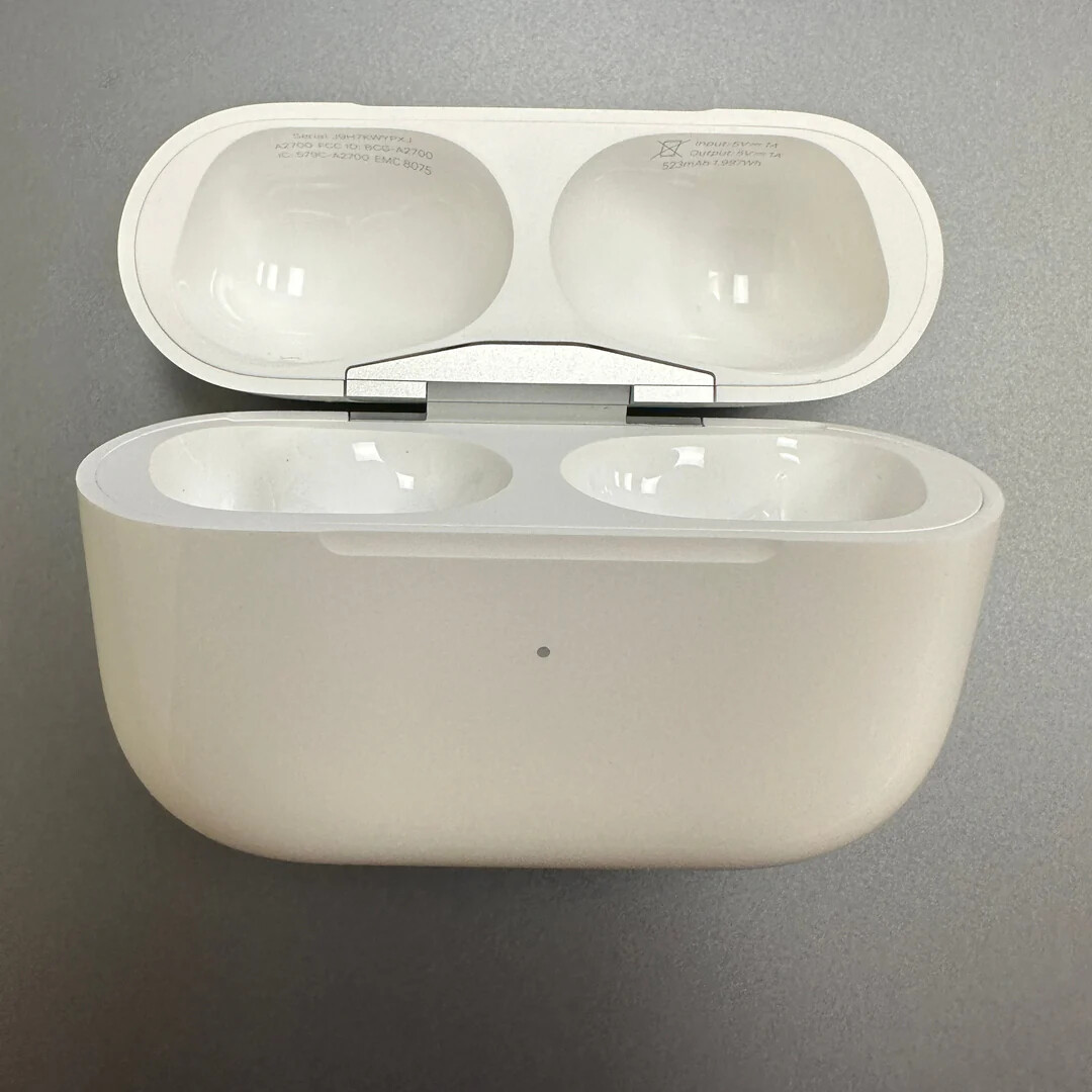 Apple AirPods Pro Replacement Charging Case (2nd Generation) - Lightning & USB-C-image