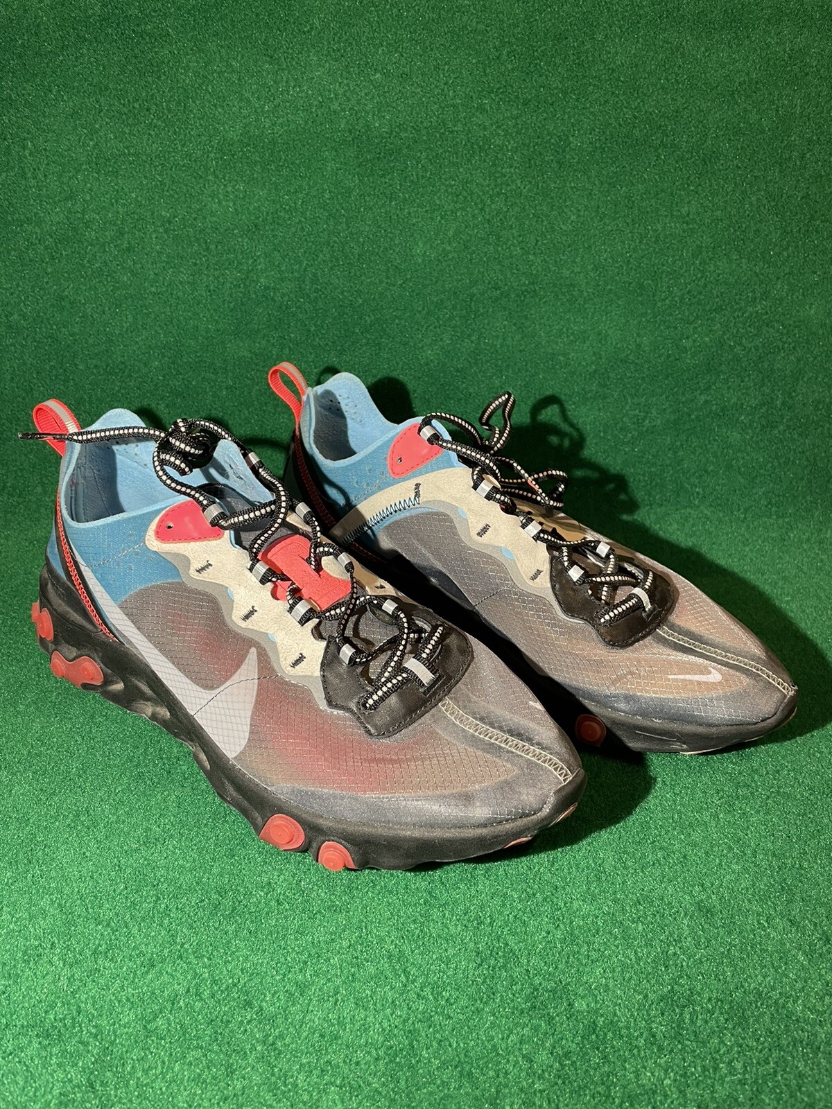 react element 87 dark grey photo blue
