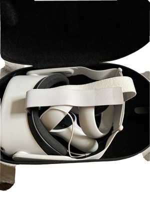 Meta Oculus Quest 2 256GB Standalone VR Headset - White/ With carrying case