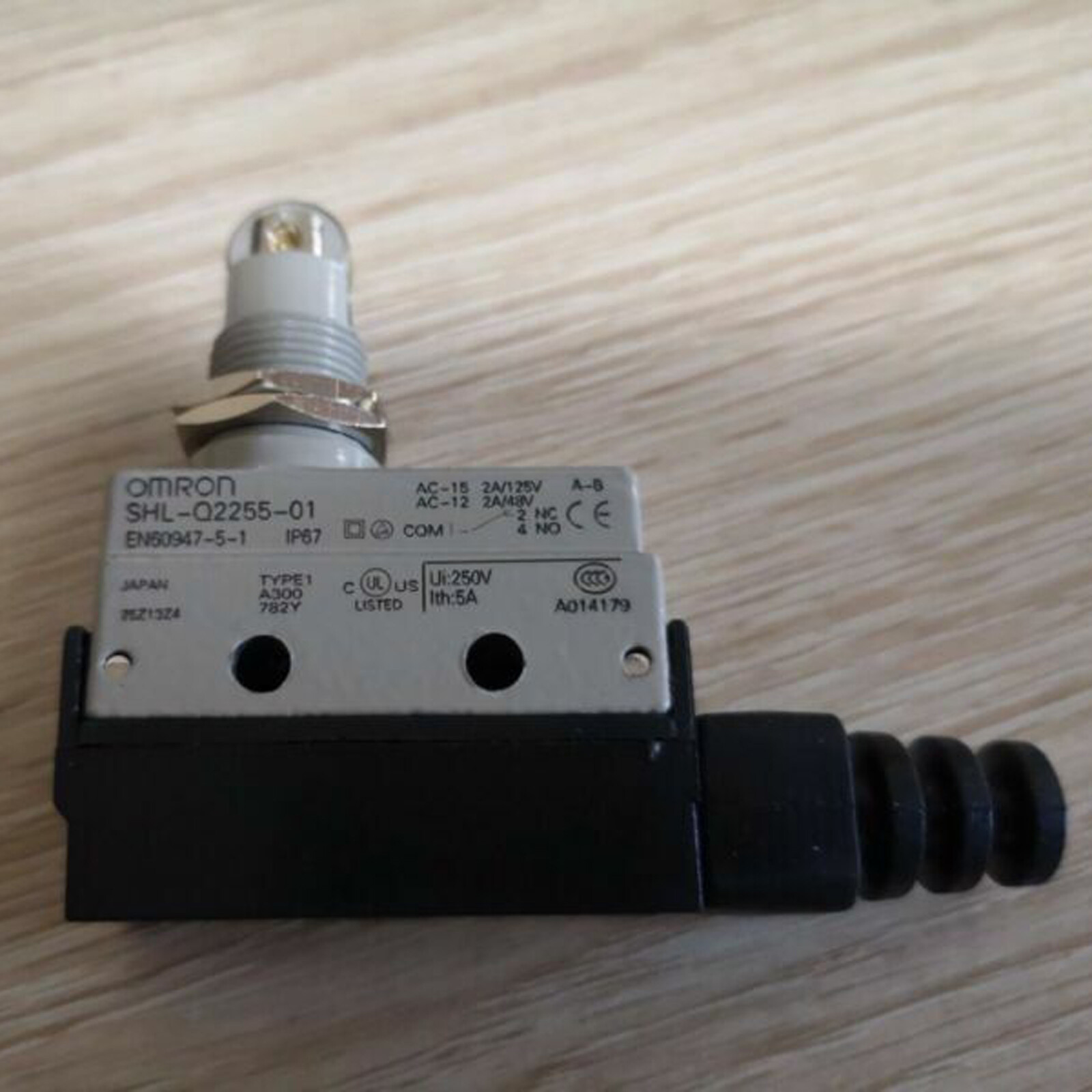 1PC New OMRON SHLQ225501 SHLQ225501 Limit Switch Free Shipping eBay