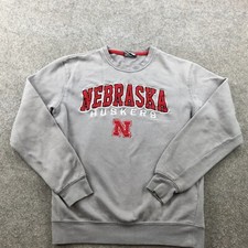 Nebraska Cornhuskers Pullover Mens Small Gray Embroidered Logo Spell Out Y2K