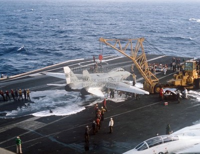 F-14A TOMCAT CRANE RECOVERY USS KITTY HAWK 1984 8.5X11 PHOTO