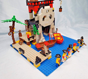 LEGO Vintage Pirates 6279 Skull Island Complete w/ Manual & Minifigures & Box