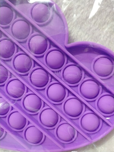 Lila herzförmige Pop Blase Fidget sensorisches Spielzeug - Bild 5 von 6