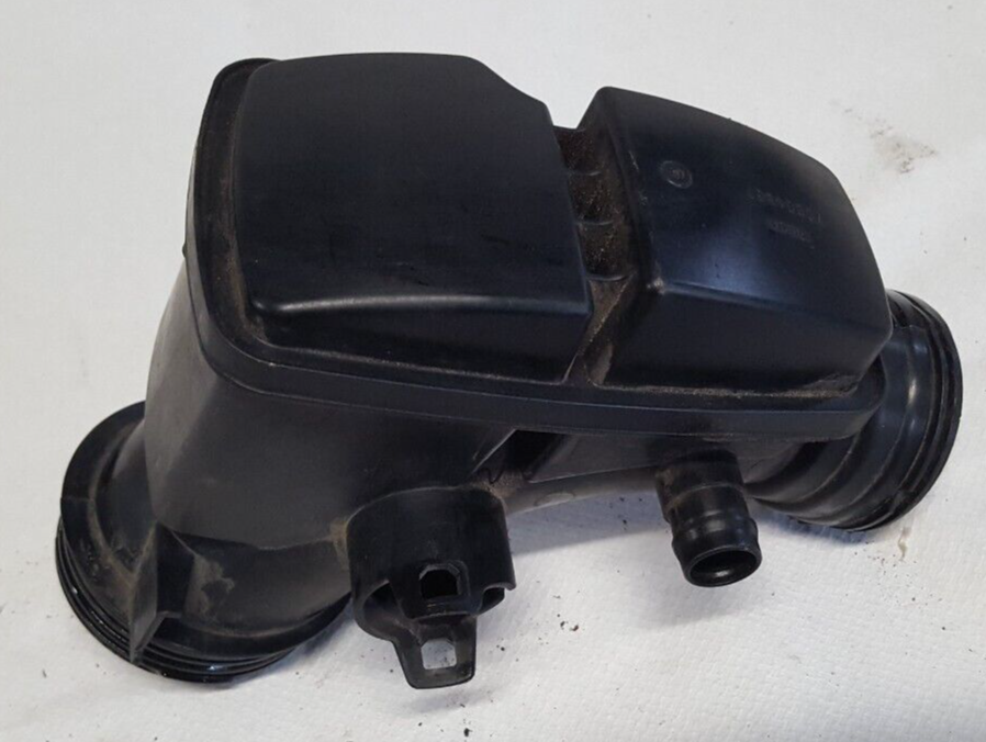 BMW 218i 2 Series 2016 1.5 12v Air Intake Pipe Unit 70604567 
