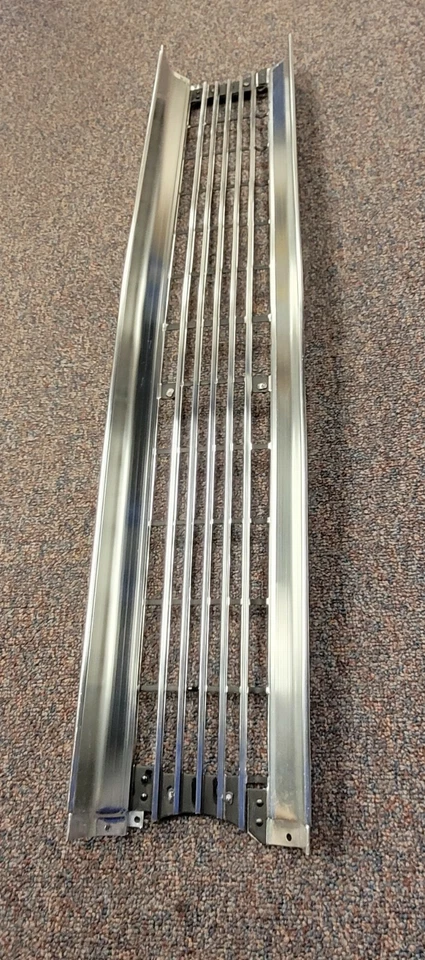 Plymouth Fury I II 1970 radiador delantero rejilla cromada moldura moldura 2949339 nuevo en stock Foto 4 de 4