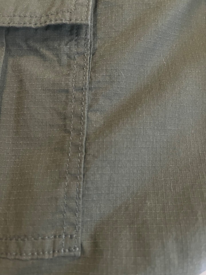 Lee Men's Denzel Cargo Pant Frontier Olive 32W x 32L (Sample from Lee