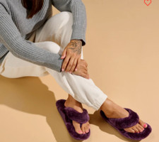 NEW OluKai Kipe'a Heu Fuzzy Slipper Shearling Thong Sandals Mulberry Sz US 11