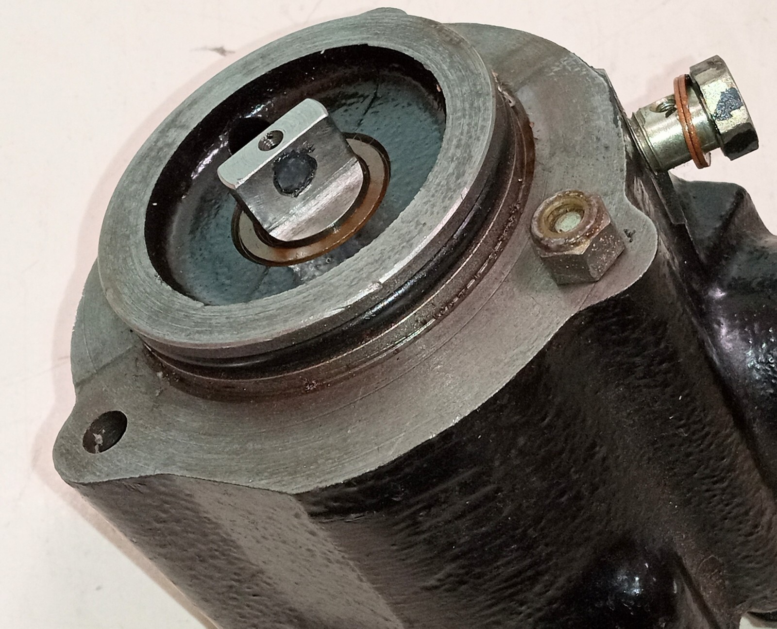 Ferrari 365 GTB/4 Daytona Brake Master Cylinder Servo Air Pump_220766_GENUINE
