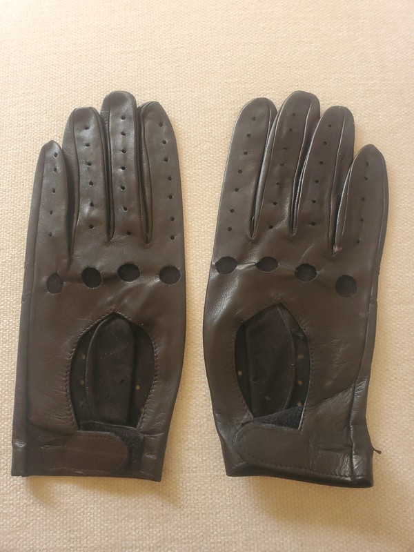 NEW ITALIAN OLD STOCK VINTAGE BLACK LAMB LEATHER PERFORATED DRIVING GLOVES 7.5