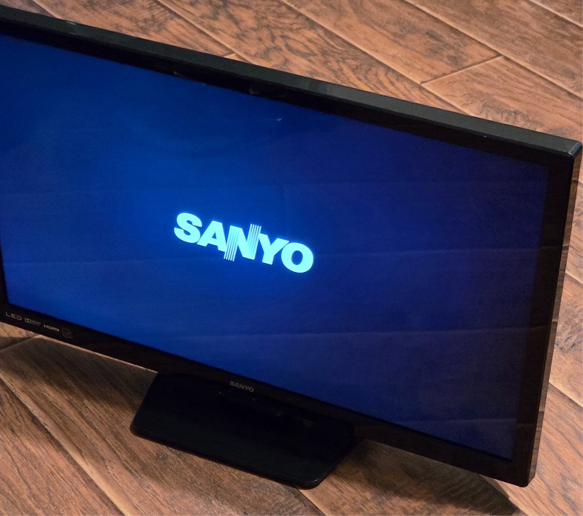 Sanyo FW24E05T 24