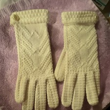 Vintage Ivory Knit Gloves with Button Cuffs