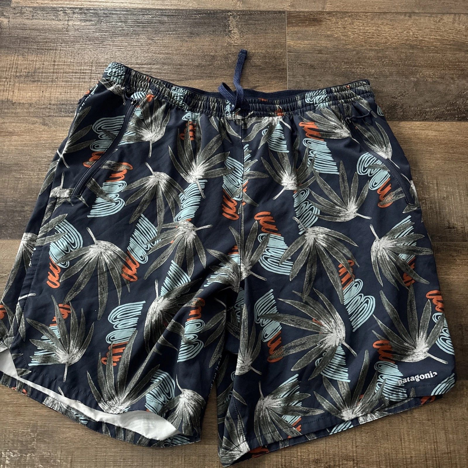 Patagonia Nine Trails Shorts 8” Mens Performance Lined Stretch Wicking Large
Opens in a new window o