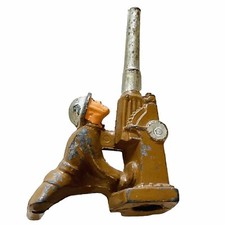 Manoil Metal Soldier Stamped Manoil 46 on Base Anti-Aircraft Gunner 1940s