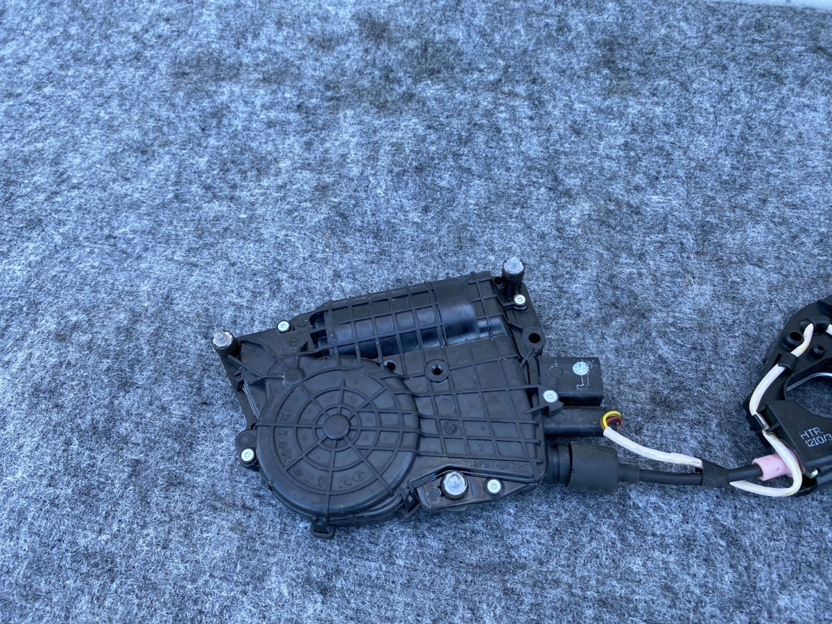 REAR RIGHT SOFT CLOSE DOOR LOCK 7154516 BMW 535I 550I 528I F10 OEM  