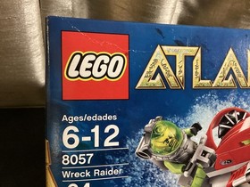 Lego Atlantis Wreck Raider 8057 Shark Warrior Scuba gear glider eye patch 2010