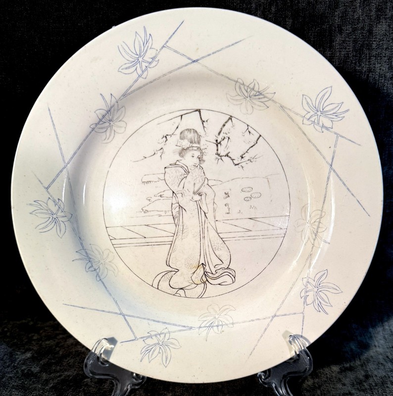 Wedgwood Oriental Geisha with Blue Ice Flower Border 1871 John Bebbington Design