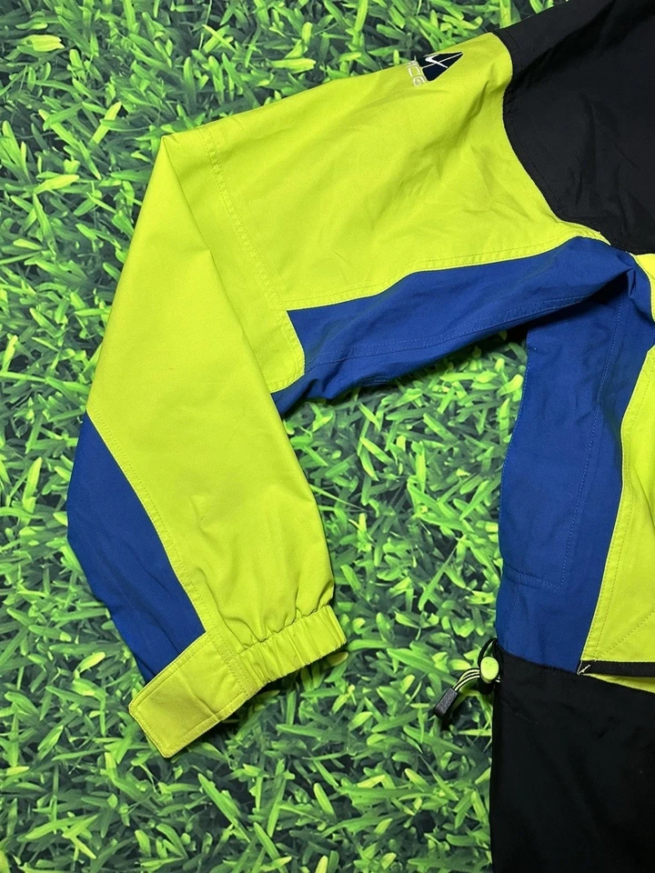 Lote Nike Vintage Años 90 ACG Chaqueta Atomic Green Storm Fit con Capa Interior Ajuste Térmico Foto 2 de 4