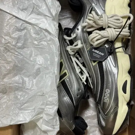 New Balance 1000 Silver Sneakers - Size 290 thumbnail 4