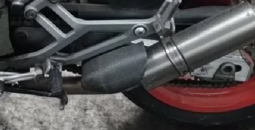 Par de escudos térmicos de escape de fibra de carbono izquierda derecha Ducati Monster 1000S 2003 Foto 3 de 4