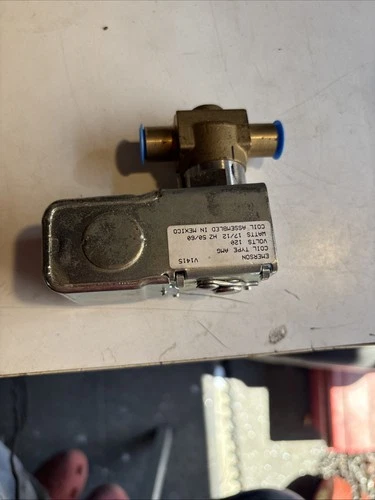 Emerson 200RB5S4 Refrigerant Solenoid Valve PCN: 047524 1/2-5/8" ODF-ODM