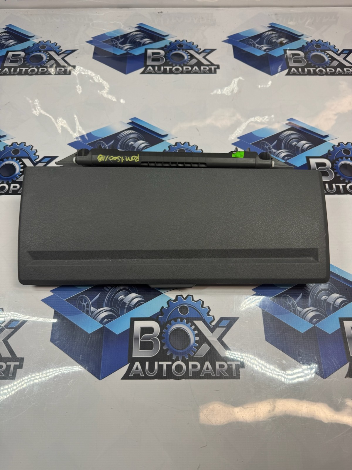 2013-2018 DODGE RAM 1500 DASHBOARD GLOVE BOX STORAGE 0006109-04-0001 OEM