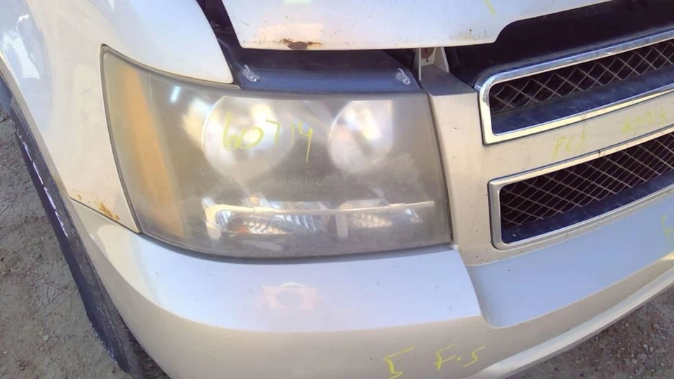 (LOCAL PICKUP ONLY) Front Bumper With Fog Lamps Opt T96 Fits 07-14 SUBURBAN 1500 Foto 4 de 4