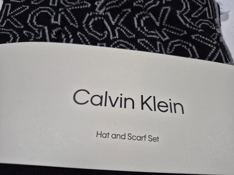 Calvin Klein-Bufanda y Sombrero de Regalo de Invierno Negro Gris Juego de Regalo de 2 Piezas Talla Única Foto 3 de 4