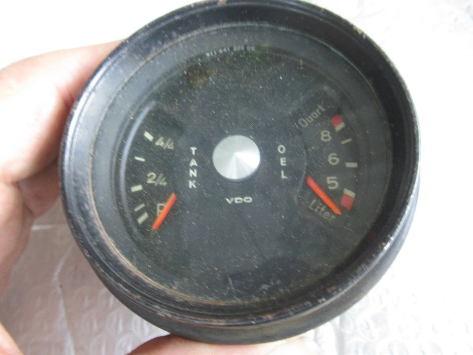 Porsche 911 Fuel Combo Gauge - Image 2 of 4