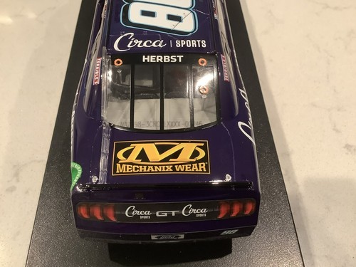 RILEY HERBST AUTOGRAFO 2022 FORD MUSTANG CIRCA SPORT PRESSOFUSO E CARD - Foto 14 di 19