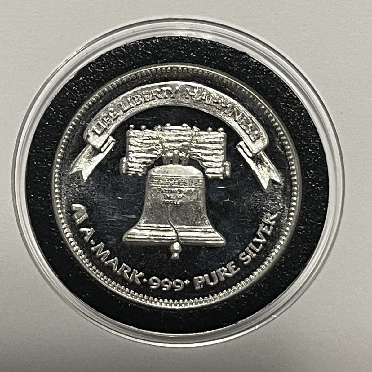 1982 Liberty Silver Eagle Collector Coin 1 Troy Oz .999 Fine