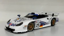 Autoart Signature 1/18 Porsche 911 GT1 Le Mans #25 1997 White Le Mans 24 Hours
