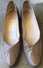 Vintage Women's Salvatore Ferragamo Low Heels Shoes Beige Leather 6.5 AAAA EUC