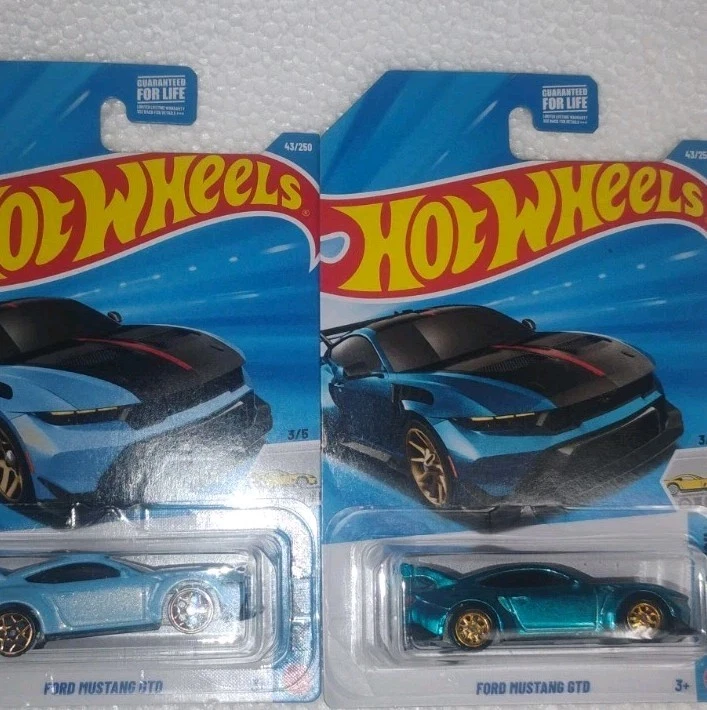 Estuche Hot Wheels Ford Mustang GTD Super Treasure Hunt B 2026 y coche regular Foto 2 de 3