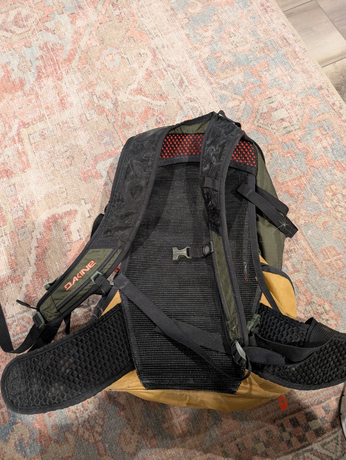 dakine backpack - image 7