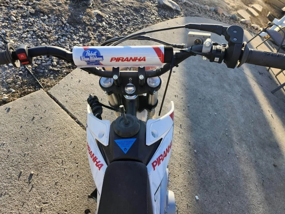 Pit bike 125CC da Piranha com arranque elétrico - Imagem 2 de 4