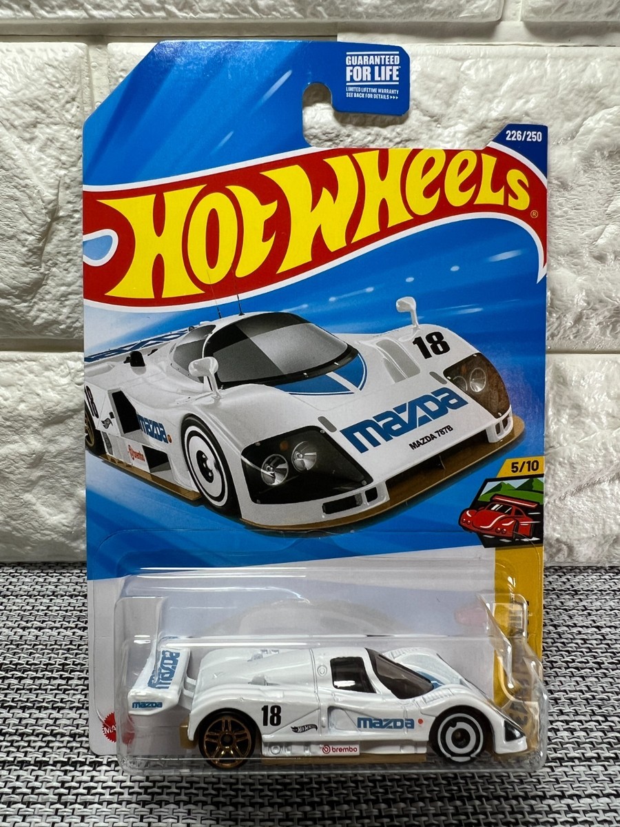 ミニカー Hot Wheels Mazda Amazon.com: Hot Wheels Boulevard Mazda 323 GTR 1:64 Scale