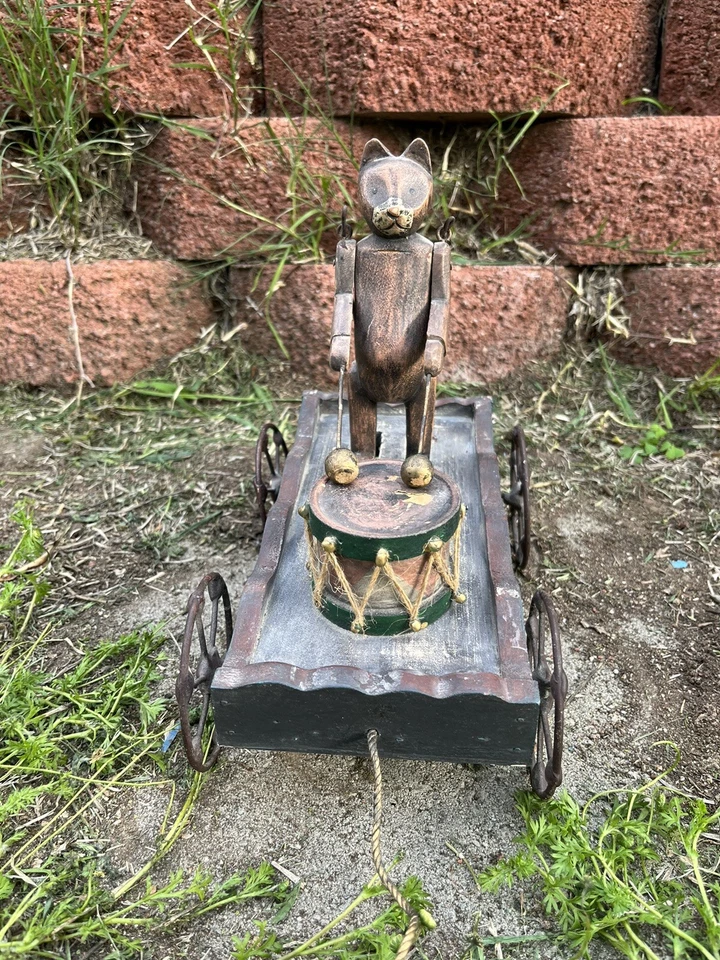 VINTAGE BEAR DRUMMING PULL TOY WOOD & METAL WAGON Foto 2 de 4