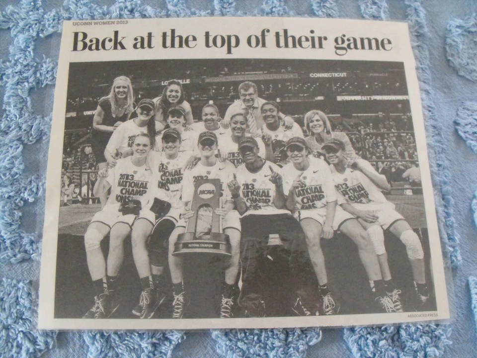 Double-sided Laminated Photo of UConn Women's Basketball Championship Teams - Image 3 of 4