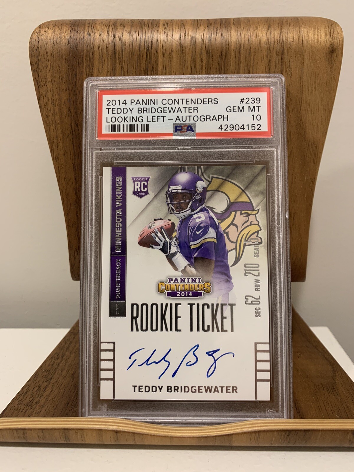Teddy Bridgewater Panini Contenders #239 Looking Left-Autograph