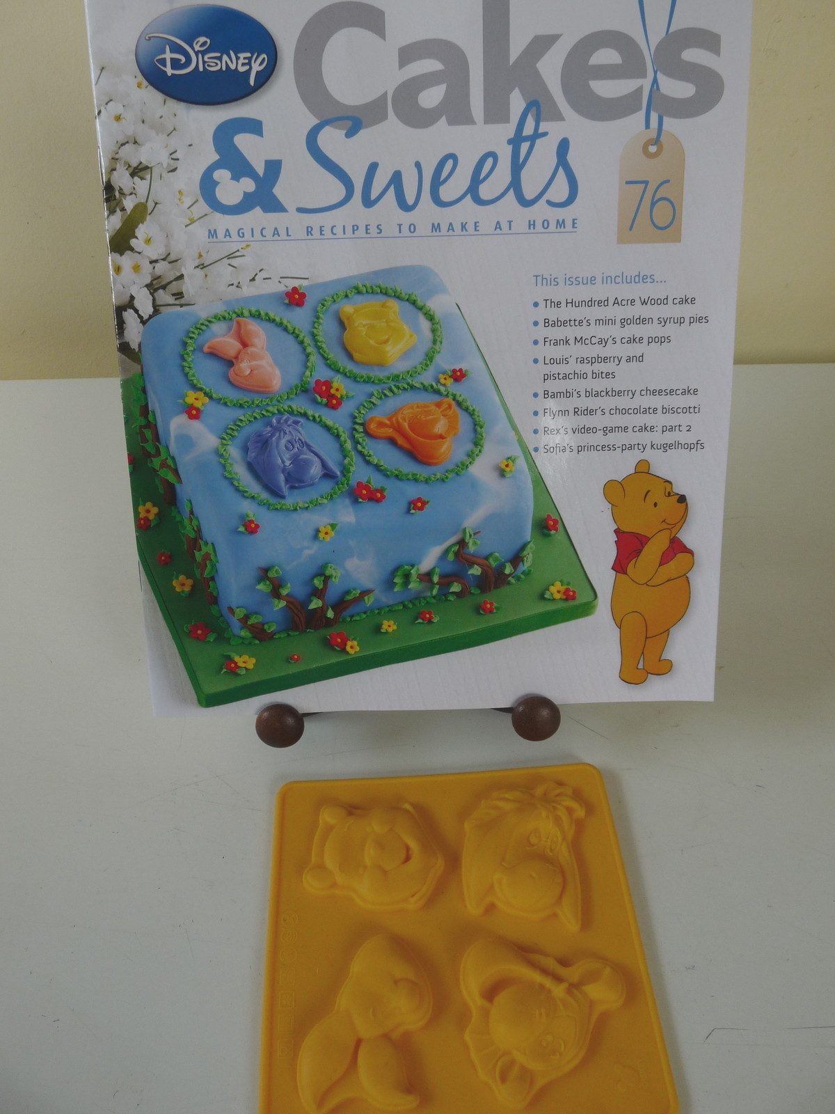 EAGLEMOSS DISNEY CAKES & SWEETS WINNIE THE POOH CHARACTER MOULD No 76