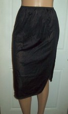 Size Small 26 Vanity Fair Black w/ lace hem Half Slip