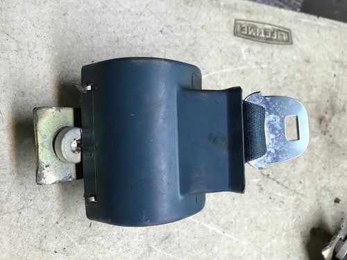 74 75 76 Cadillac Fleetwood Right Passenger RH Rear Seat Belt Retractor