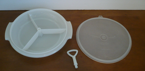 Vintage Tupperware Suzette Divided Dish w/Handle & Tupper Seal Lid #608-2 - Picture 5 of 10