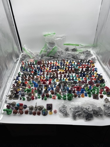 World of Warcraft Lot of 350+ Miniatures Epic WoW Huge Epic Lot Board Game Piece