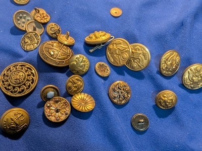 Lot Of 22 Antique Buttons. Some Matching