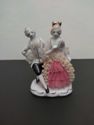 Vintage Porzellan Dresdner Stil umwerbendes Paar Figur makellos Spitze makellos